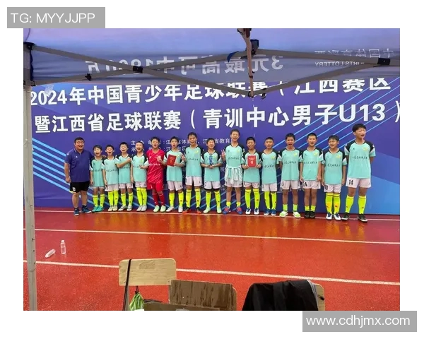 从青训到顶级联赛：一位足球运动员的职业生涯全程揭秘